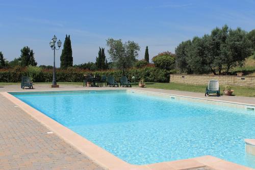Úszómedence, Il Borgo di Montereggi in Capraia E Limite