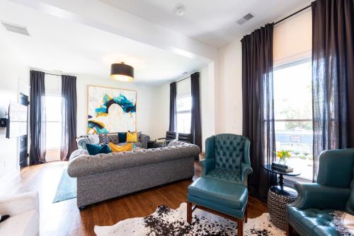 Bourbon Suites -Foodies -Bourbon -2 Living Rooms in Louisville, USA