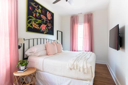 Bourbon Suites -Foodies -Bourbon -2 Living Rooms in Louisville, USA
