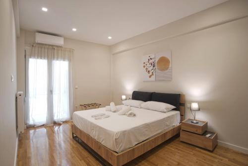 Athenian Escape 2BR 2BA Stylish Fully Reno Apt - image 6