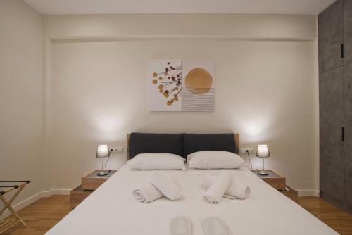 Athenian Escape 2BR 2BA Stylish Fully Reno Apt - image 5