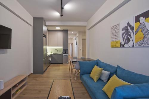 Athenian Escape 2BR 2BA Stylish Fully Reno Apt - image 10