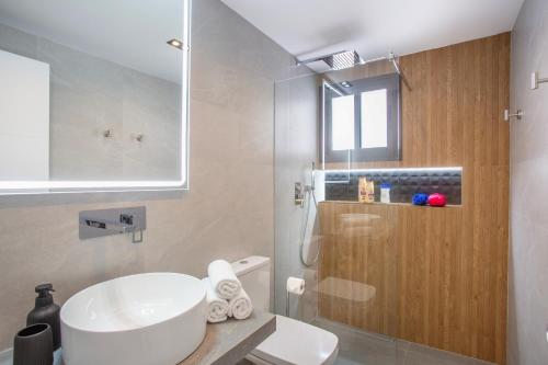 Suite 2 Bedroom image 3