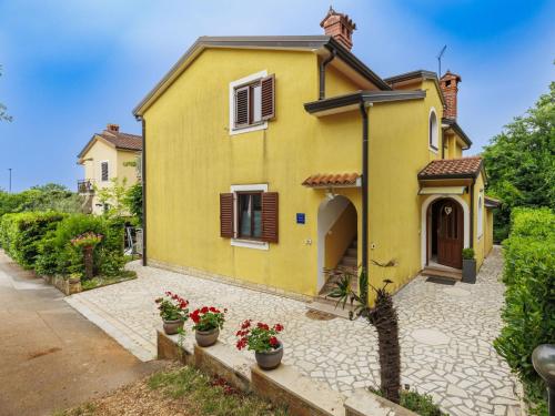 Apartment Apartmani Amaii-2 by Interhome in Karigador