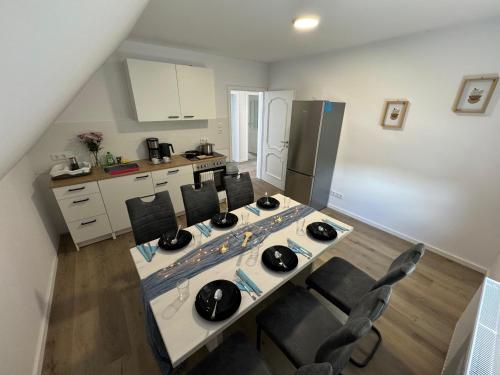 3 bedrooms, 6 beds