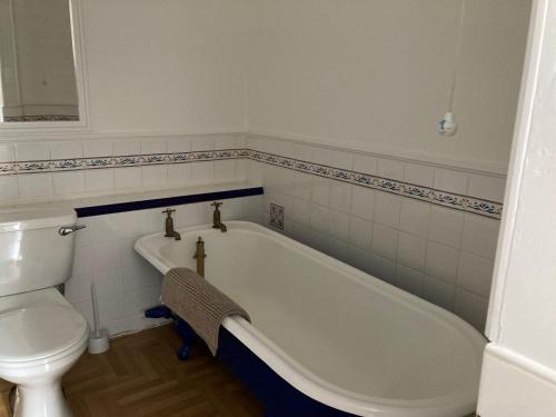 Serenity House Wales in Llangammarch Wells