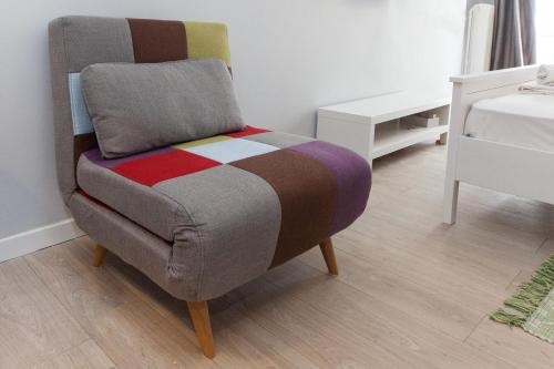 Fresh Exarcheia Studio with Balcony & Style - image 3