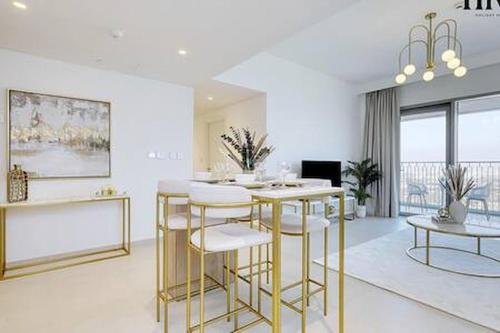 Stunning 2 Bed in Downtown Views - image 2