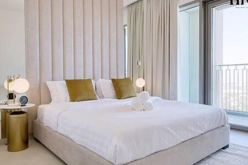 Stunning 2 Bed in Downtown Views - image 5