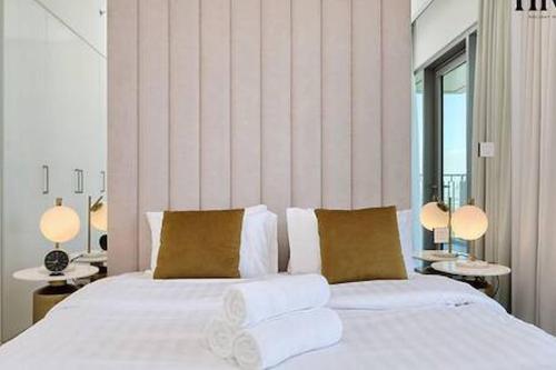 Stunning 2 Bed in Downtown Views - image 6