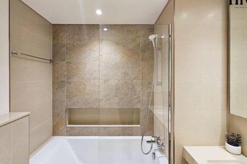 Stunning 2 Bed in Downtown Views - image 12