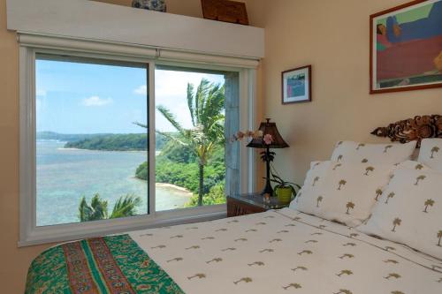Sealodge E10-oceanfront and updated top floor perfect for honeymoon - main image