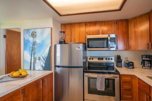Hanalei Colony Resort I1-steps to sand oceanfront views wild & beautiful! - image 2
