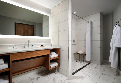 The Charter Seattle Curio Collection By Hilton - image 8
