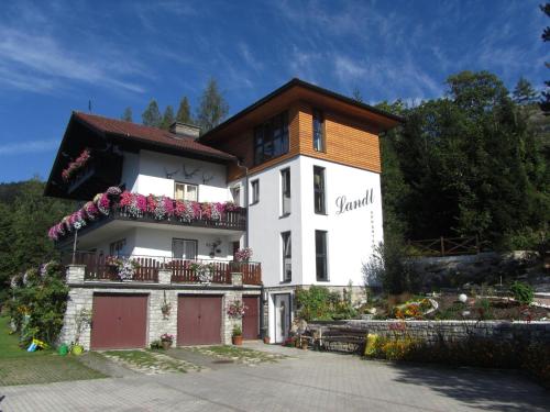 Three-Bedroom Apartment with Balcony