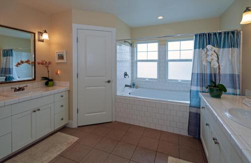 Plantation 1322-with garage AC fitness center pool hot tub BBQ and more! - image 14
