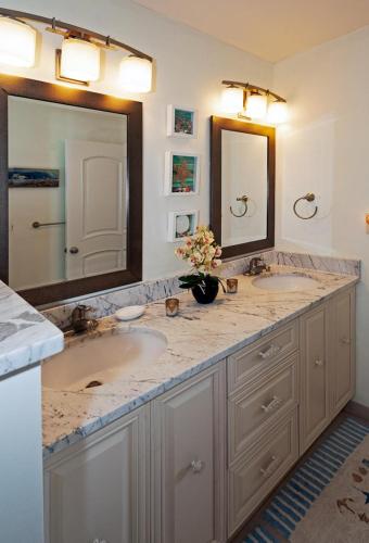 Alii Kai 5301-oceanfront views from every window prime top floor corner! - main image