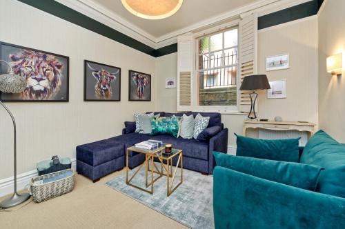 Westminster Retreat by UnderTheDoormat, London