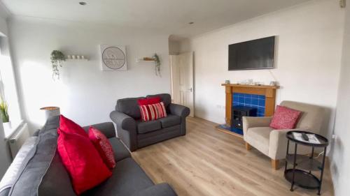 The Gorge Getaway - Deluxe 3-Bedroom Apartment in Cheddar