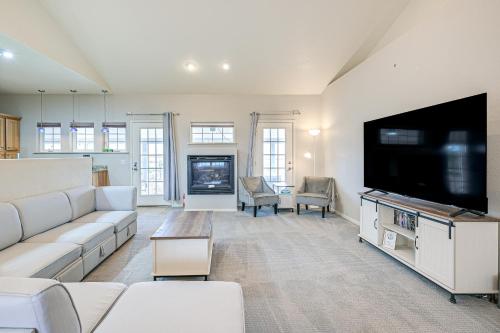 Pet-Friendly Monte Vista Home with Game Room! in Monte Vista, USA