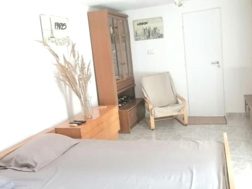 Δήλεσι, κοντά σε Ωρωπό & Χαλκίδα (Δηλεσι, κοντα σε Ωρωπο & Χαλκιδα) in Dhilesi