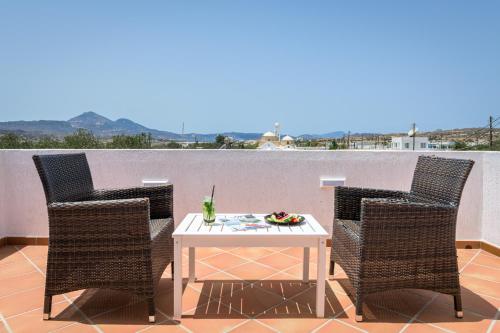 A környék, Avra Milos near Mílosz-szigeti nemzeti repülőtér