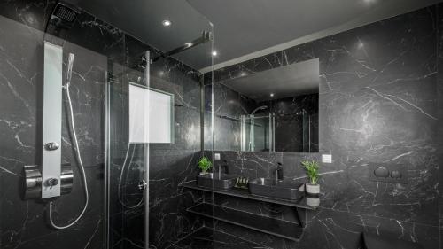 Avra Studios - image 13