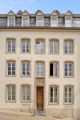 Stylish Stay in Grund with Balcony & City Views