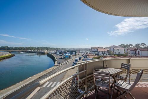 Hotel Ocean in แคปบริตง