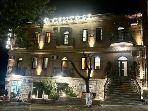 Central hotel photo 3