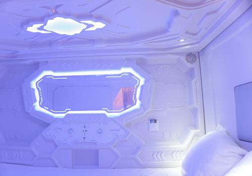 Small Single Capsule  image 10