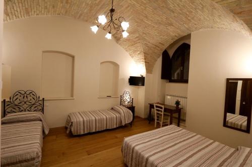 Quadruple Room with Private Bathroom image 6
