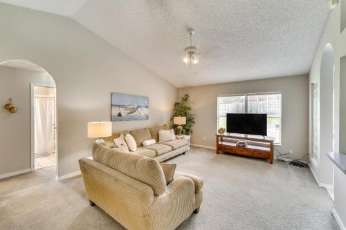 Deltona Vacation Rental with Patio Near Orlando! in Deltona, USA