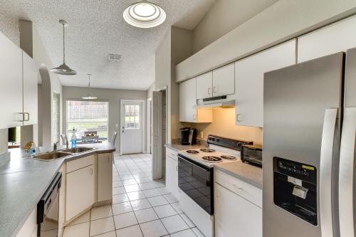 Deltona Vacation Rental with Patio Near Orlando! in Deltona, USA