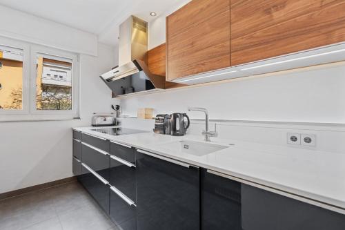 设施服务, Modern Lux Apartment with Balcony in Luxembourg in 岑斯