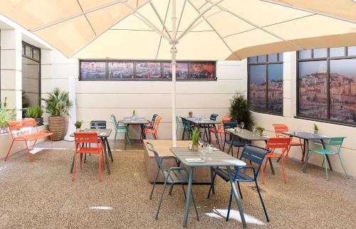 Radisson Blu Hotel Marseille Vieux Port - image 11