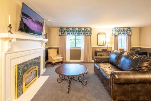 The Stratford Two Bedroom Two Bathroom Suite