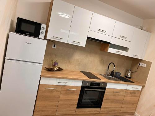 Gréta Lux Apartman - image 2
