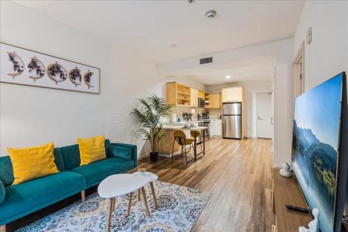 Cozy 1BR apt in Hollywood w Pool, Gym and Parking, Los Angeles (photo 9)