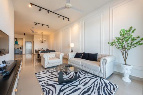 Serene French Family Retreat with Sunrise View near Sungai Palas BOH Tea Plantation