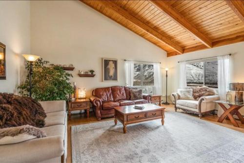 Saddle Ridge Retreat in Gardiner, USA