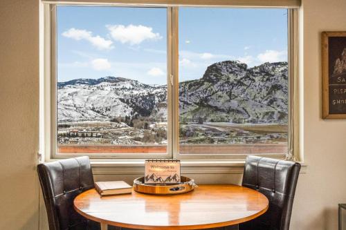Saddle Ridge Retreat in Gardiner, USA
