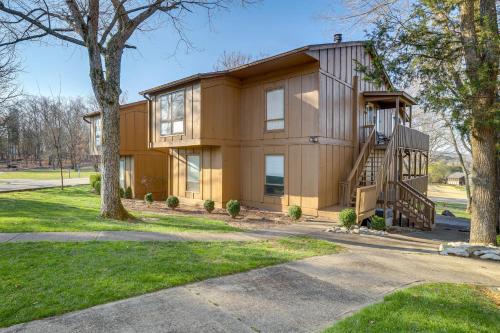 Lake Cumberland Resort Condo w/ Direct Lake Access in Burnside (KY)