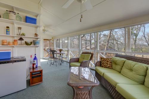 Lake Cumberland Resort Condo w/ Direct Lake Access in Burnside (KY)