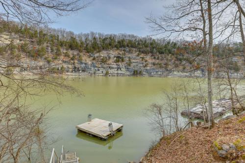 Lake Cumberland Condo - Resort Pool and Golf Course - image 12
