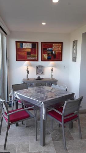Apartment with Garden View image 6