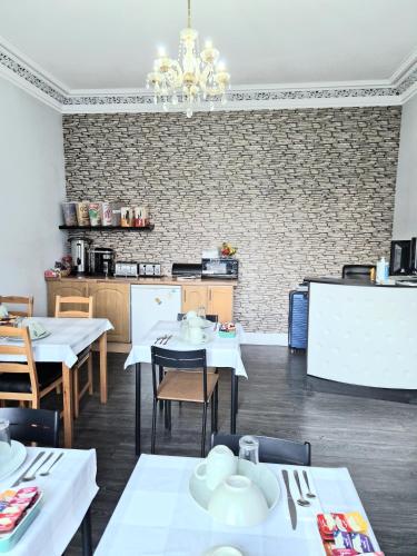 Dalry Guesthouse - image 12