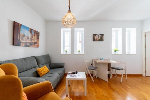 C3 Apartamento Familiar Sevilla, Sewilla
