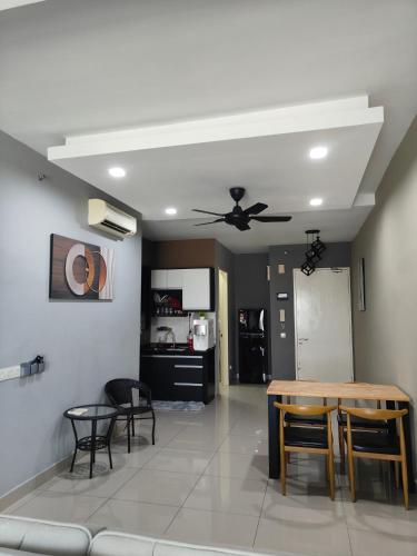 Univ 360 Seri Kembangan - Cozy Homestay Free Wifi - Netflix - Prime Video near Universiti Putra Malaysia