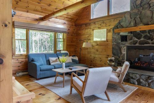 Dream House with Foosball and Fire Pit in Roscoe, USA